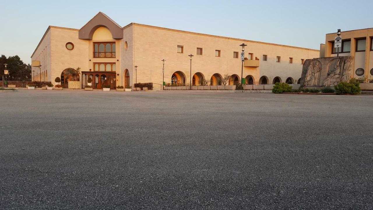فندق غرافينا إن بوليافي  Casa Per Ferie Benedetto XIII المظهر الخارجي الصورة